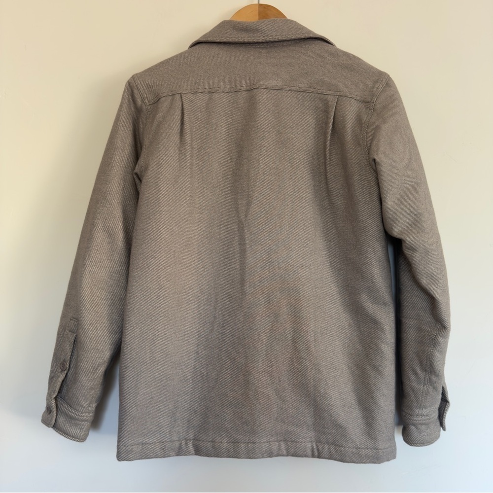 Patagonia Light Gray Women's Fleece Jacket - Picture 3 of 6